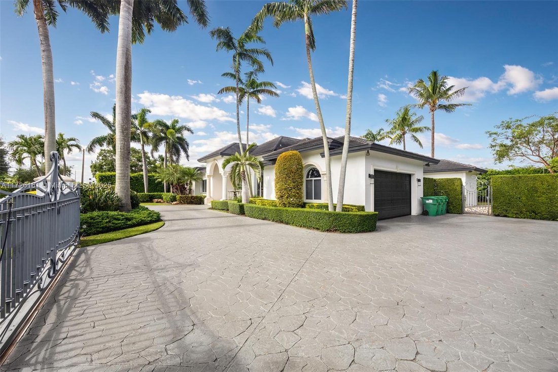 House in Miami, Florida, United States 2 - 16500118
