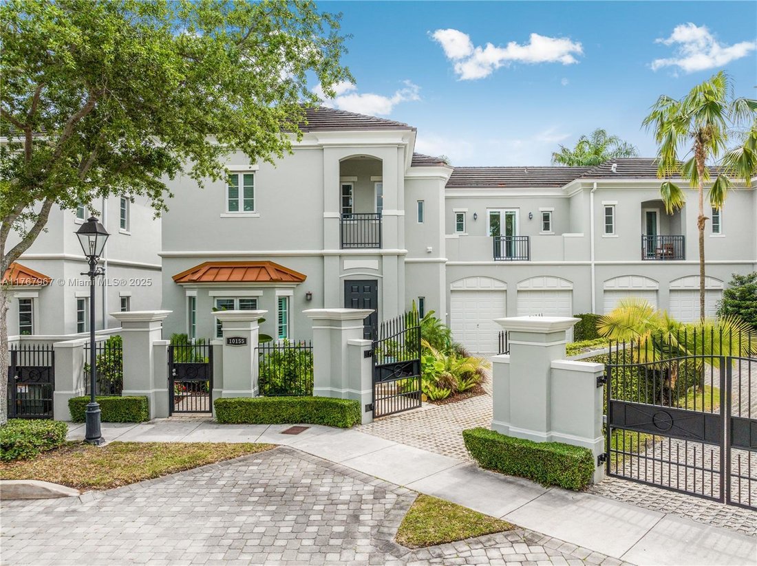Townhouse in Coral Gables, Florida, United States 1 - 16500128