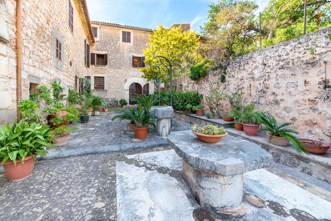 Villa in Fornalutx, Balearic Islands, Spain 1 - 11754734