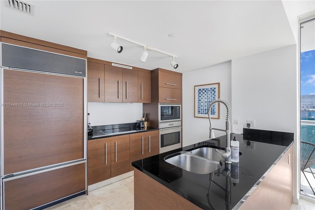 Condo in Miami, Florida, United States 3 - 16499605
