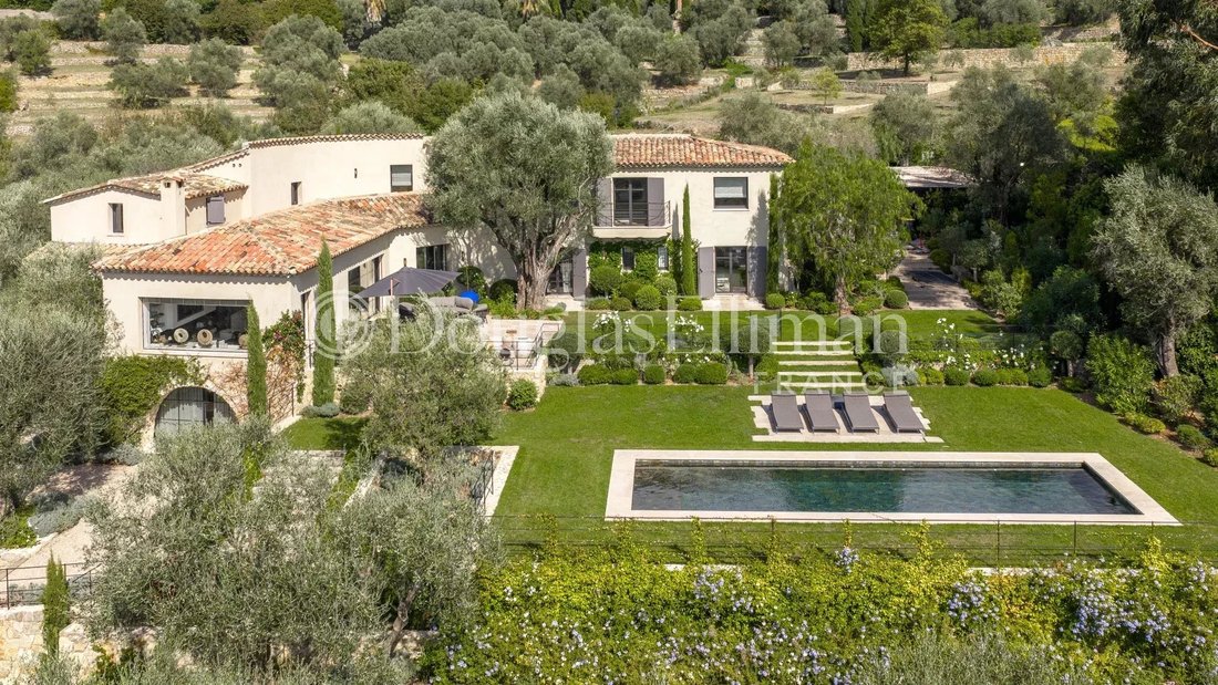Villa in Grasse, Provence-Alpes-Côte d'Azur, France 1 - 16333173
