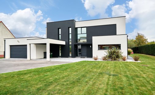 House in Preolan-Quesnoy, Beuvry, France 1
