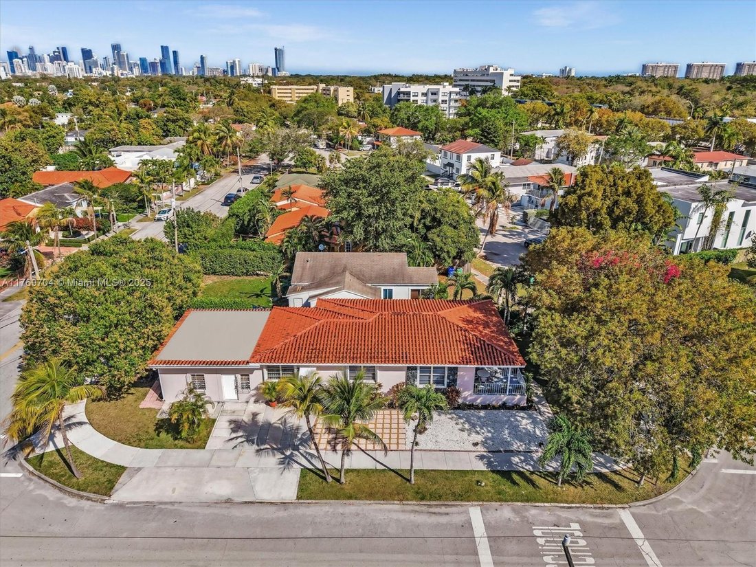 House in Miami, Florida, United States 2 - 16500000