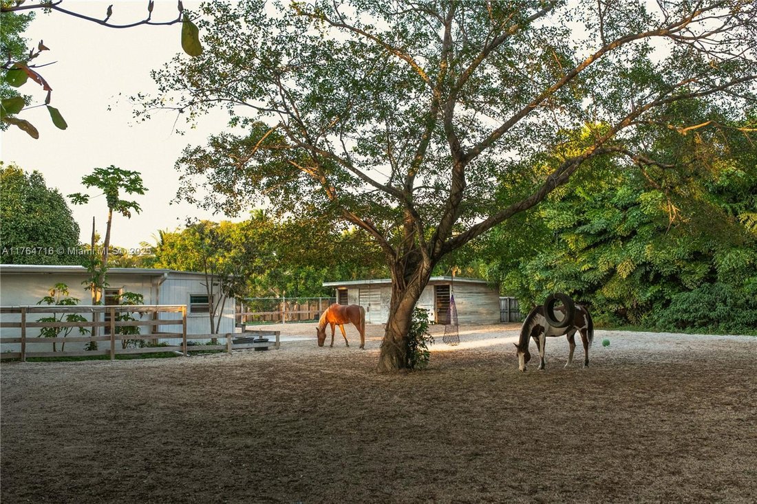 Ranch In Miami In Miami, Florida, United States For Sale (16500200)