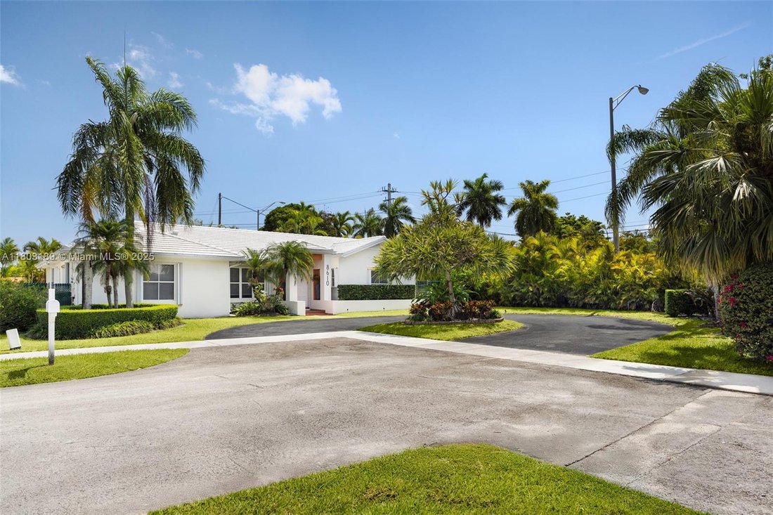 House in Miami, Florida, United States 2 - 16500331