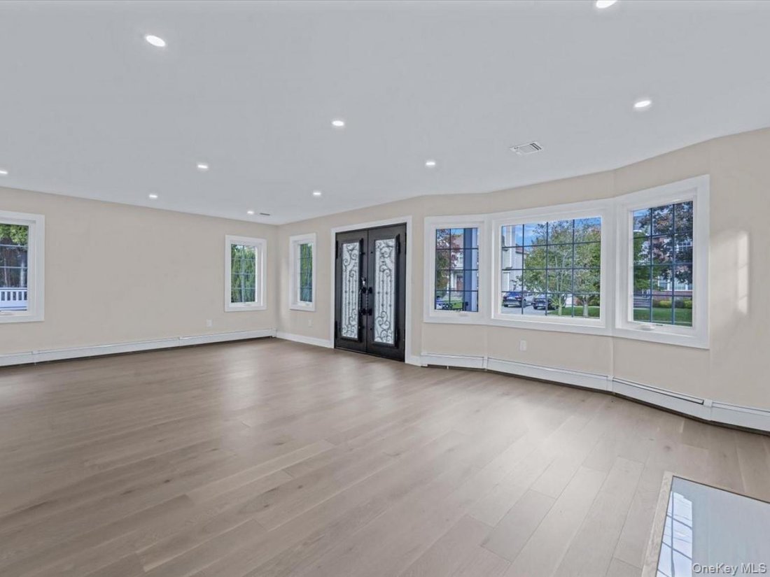 House in New Hyde Park, New York, United States 4 - 16504182