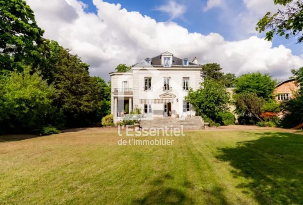House in Napoleon, Maisons-Laffitte, France 2 - 16503623