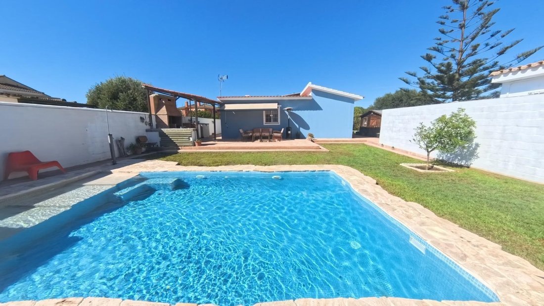 Villa in El Puerto de Santa María, Andalusia, Spain 1 - 16503726