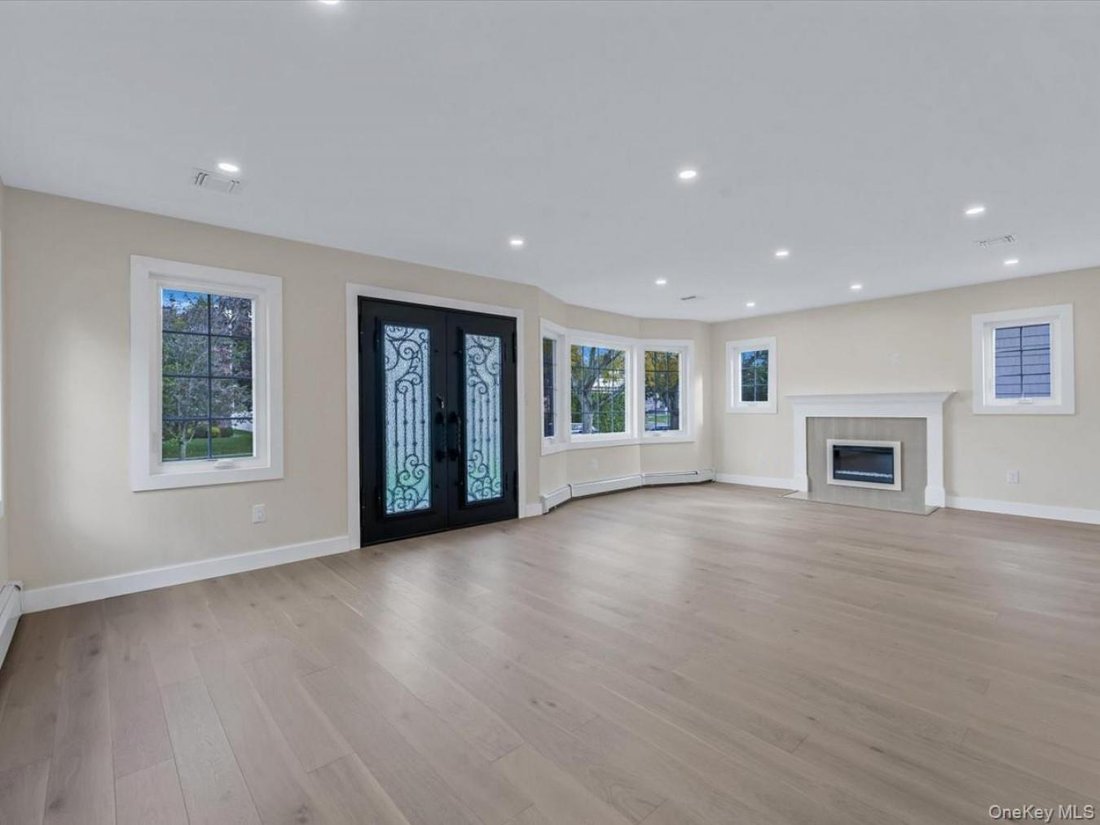 House in New Hyde Park, New York, United States 5 - 16504182