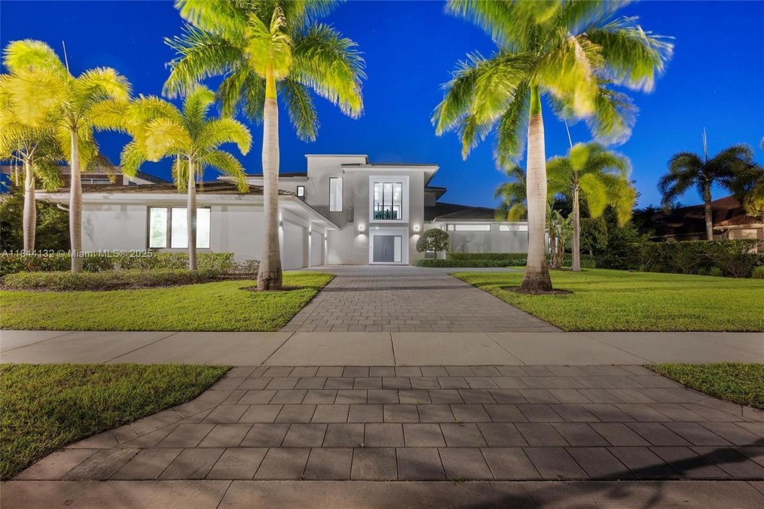 House in Weston, Florida, United States 1 - 16504189