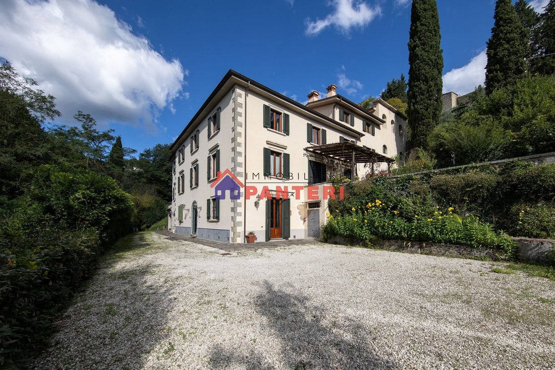 Villa in Center, Pescia, Tuscany 4 - 16503528