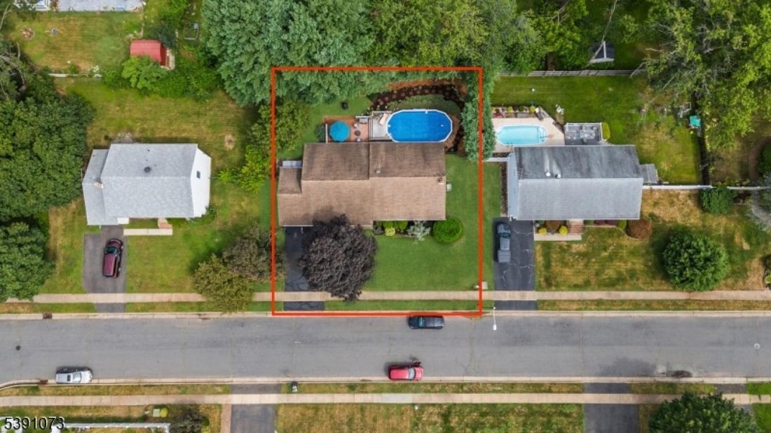 House in South Plainfield, New Jersey, United States 2 - 16504192