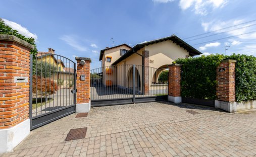 Villa en Cusago, Lombardía, Italia 1