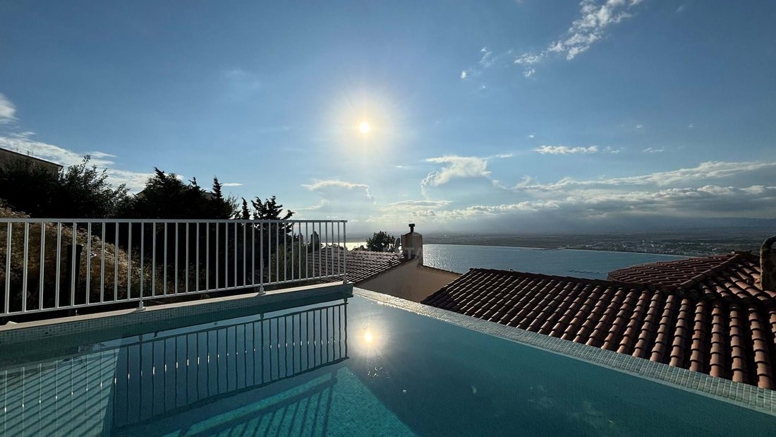 Villa in Roses, Catalonia, Spain 2 - 15222979