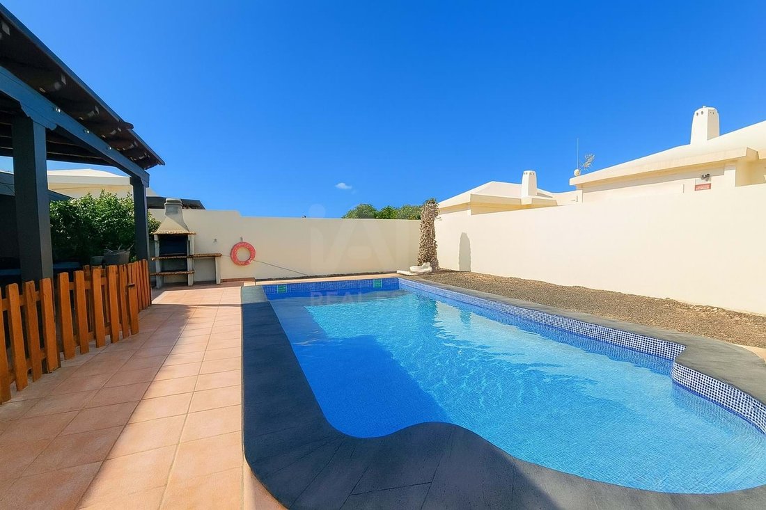 Villa in Playa Blanca, Yaiza, Spain 4 - 16529034