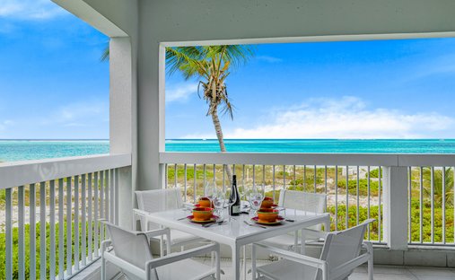 Condo in Grace Bay, Caicos Islands, Turks and Caicos Islands 1