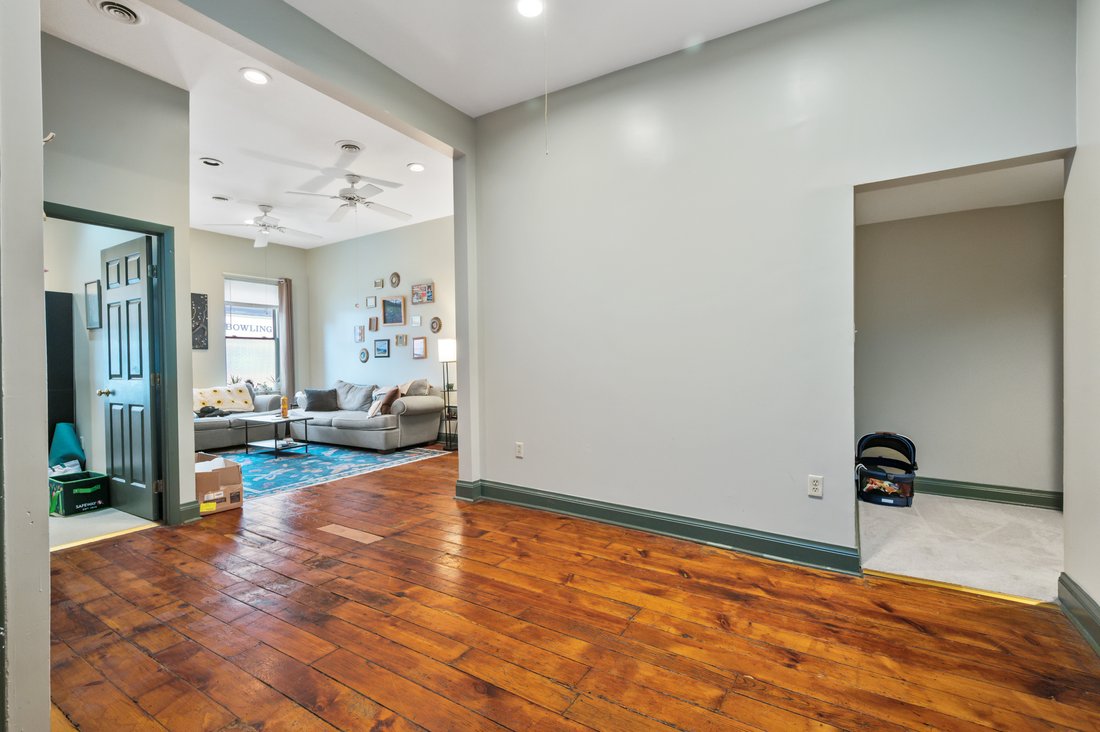 House in Pittsburgh, Pennsylvania, United States 2 - 16505292