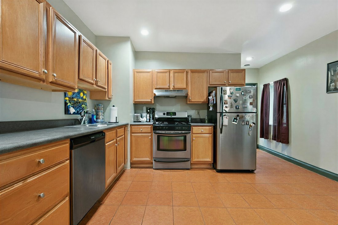 House in Pittsburgh, Pennsylvania, United States 5 - 16505292