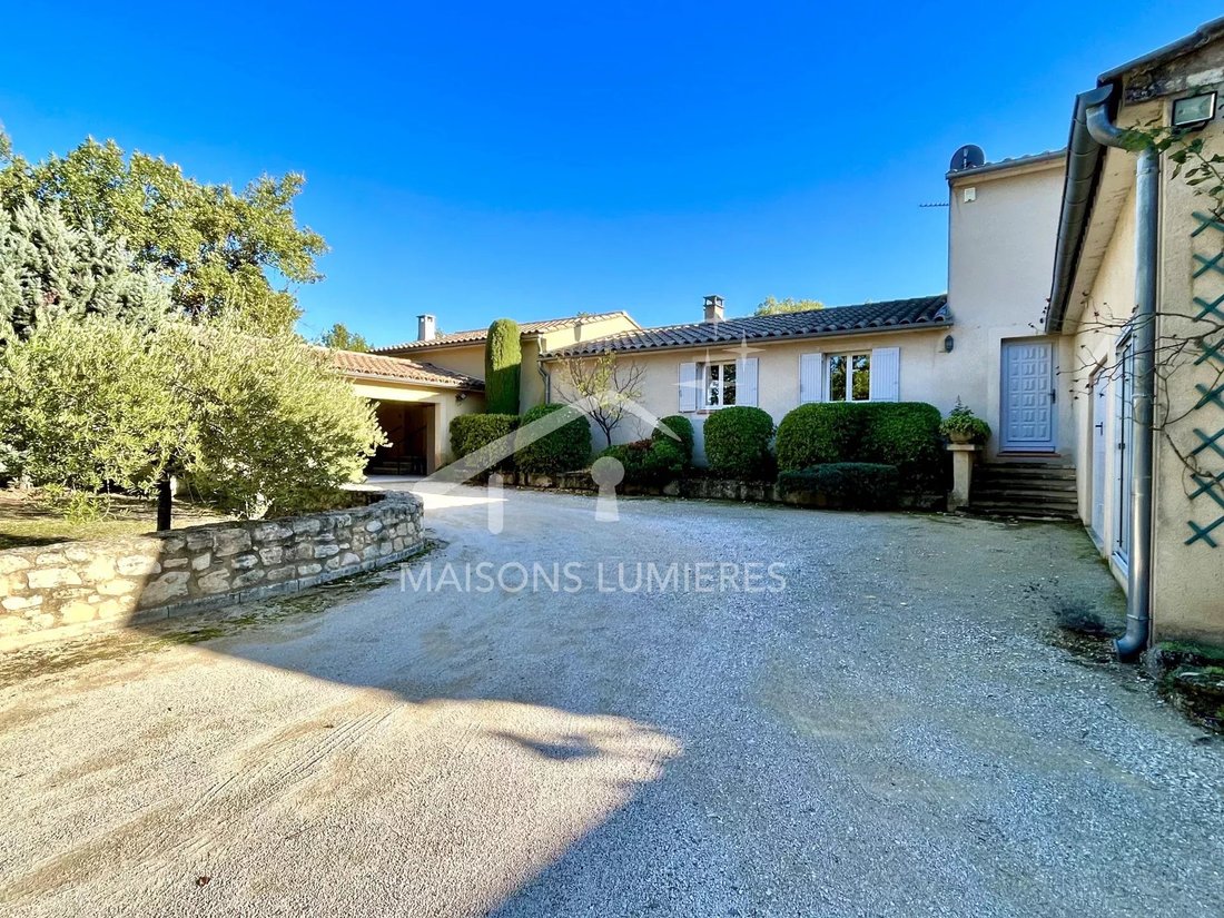 House in Lacoste, Provence-Alpes-Côte d'Azur, France 4 - 16510716