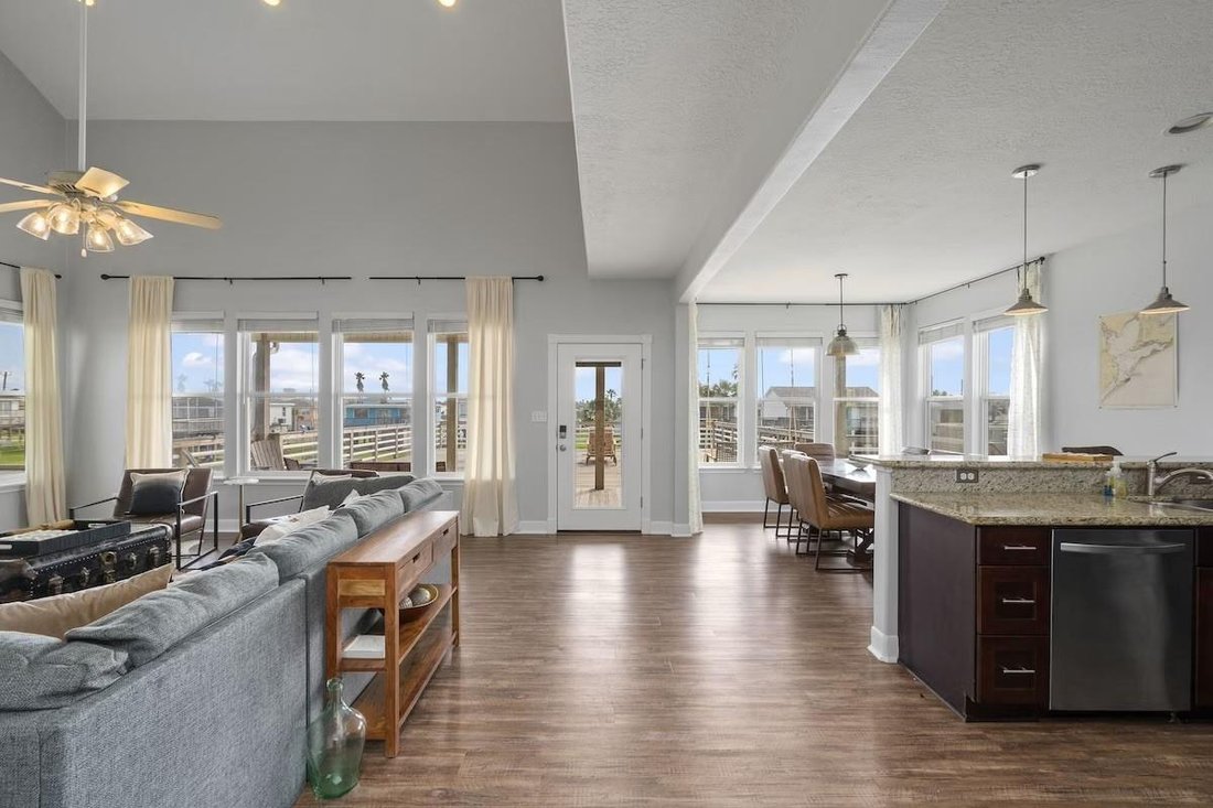 House in Galveston, Texas, United States 3 - 16508055