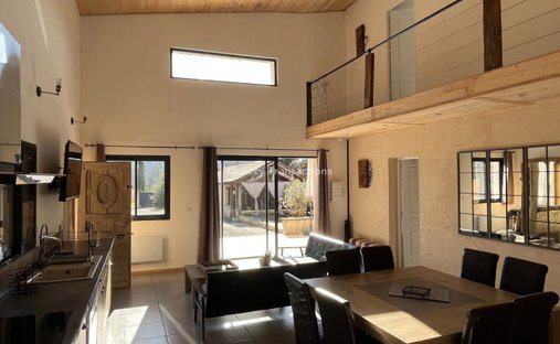 Castle for Sale in Montignac, Nouvelle-Aquitaine, France