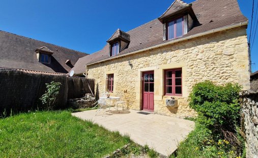 Castle for Sale in Le Bugue, Nouvelle-Aquitaine, France