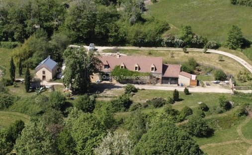 Castle for Sale in Montignac, Nouvelle-Aquitaine, France