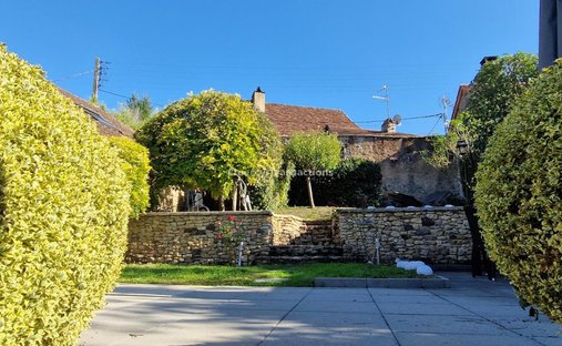 Castle for Sale in Le Bugue, Nouvelle-Aquitaine, France