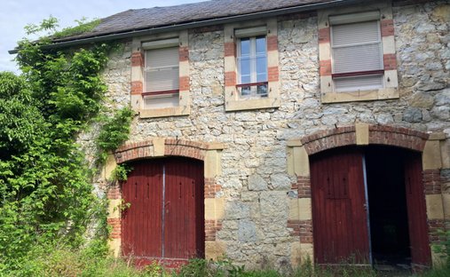 Castle for Sale in Luzech, Occitanie, France