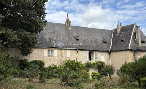 Castle for Sale in Montignac, Nouvelle-Aquitaine, France