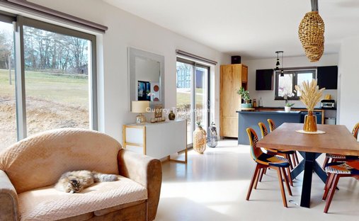 Castle for Sale in Montignac, Nouvelle-Aquitaine, France