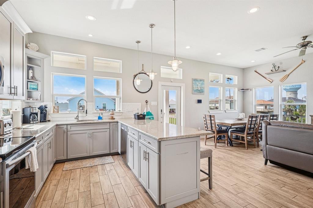 House in Galveston, Texas, United States 2 - 16509344
