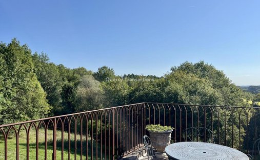Castle for Sale in Montignac, Nouvelle-Aquitaine, France
