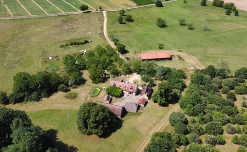 Castle for Sale in Montignac, Nouvelle-Aquitaine, France