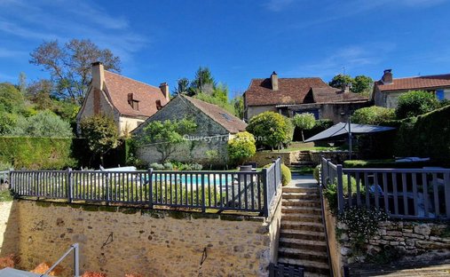 Castle for Sale in Le Bugue, Nouvelle-Aquitaine, France