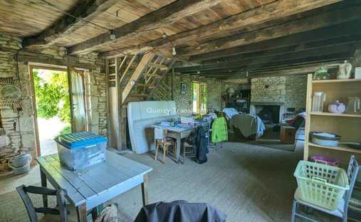 Castle for Sale in Montignac, Nouvelle-Aquitaine, France