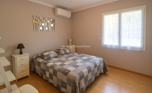 An Urban Chateau Dating Back To 1930 With An Outhouse, A Swimming Pool And Tree Dotted Grounds