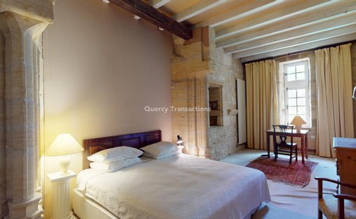 Castle for Sale in Montignac, Nouvelle-Aquitaine, France