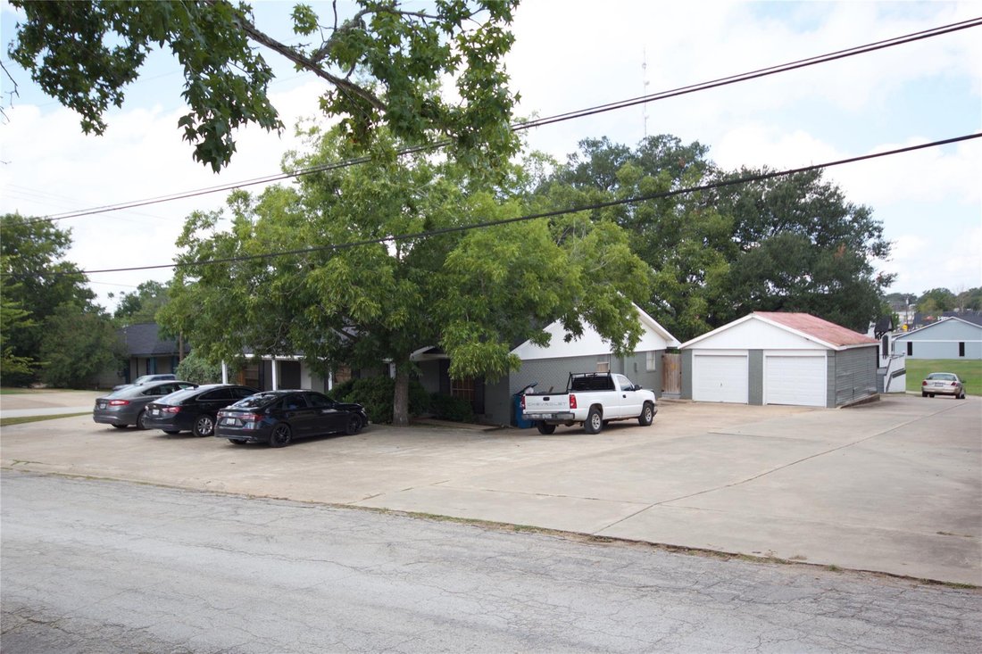 Bellville, Texas, United States 4 - 16509214