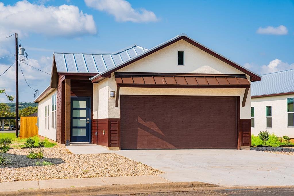 Kerrville, Texas, United States 2 - 16505627