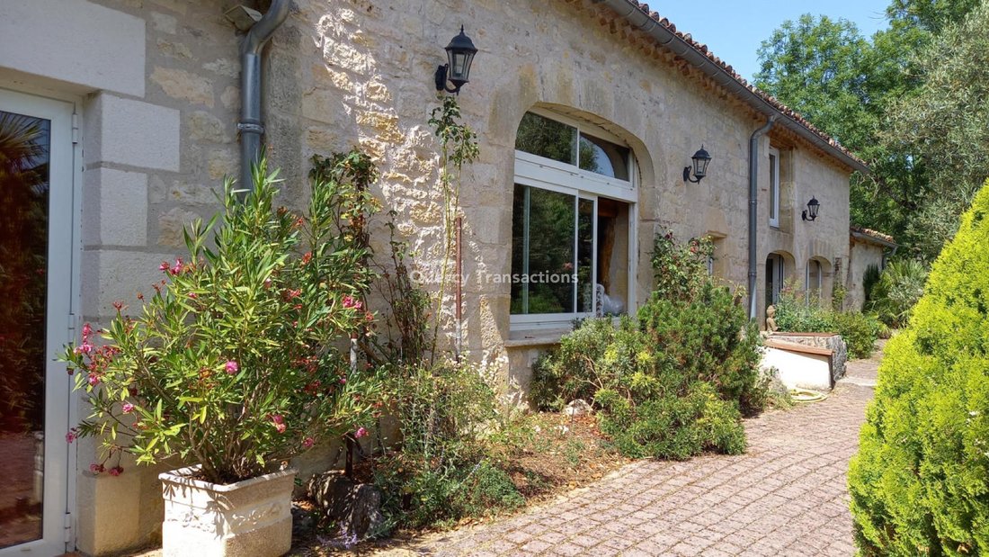 House in Charles de Gaulle, Cahors, France 1 - 16510487