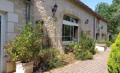 House in Charles de Gaulle, Cahors, France 1