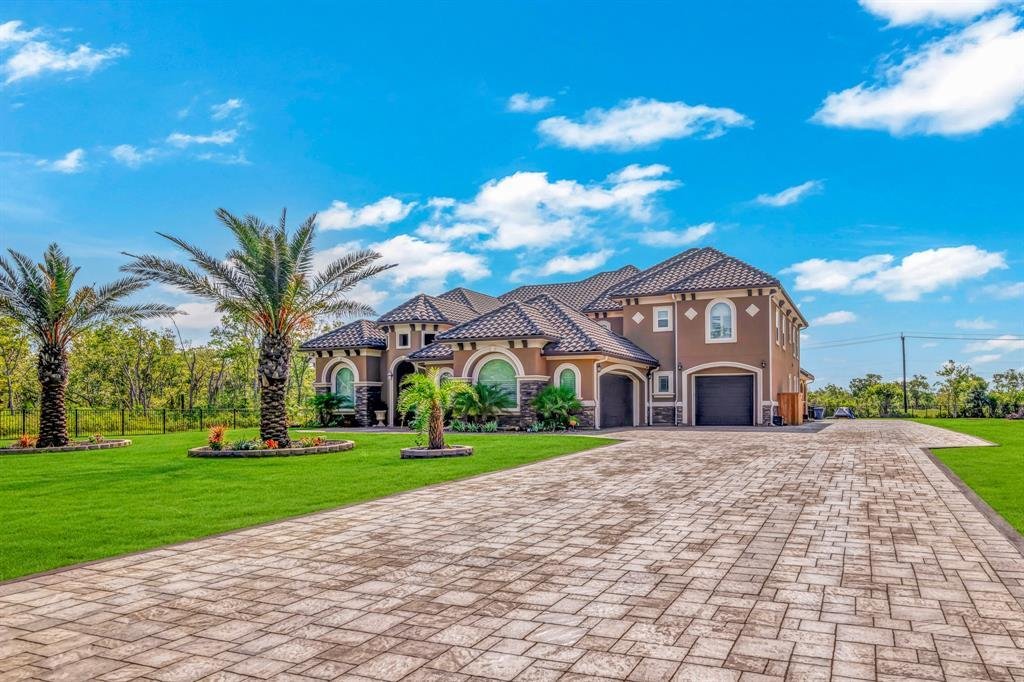 House in Clute, Texas, United States 2 - 16510180