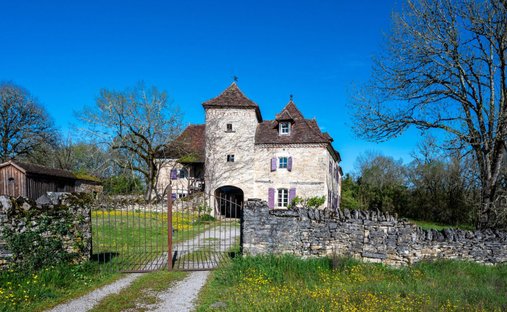 Castle for Sale in Martel, Occitanie, France