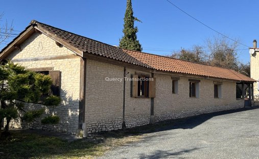 Castle for Sale in Montignac, Nouvelle-Aquitaine, France