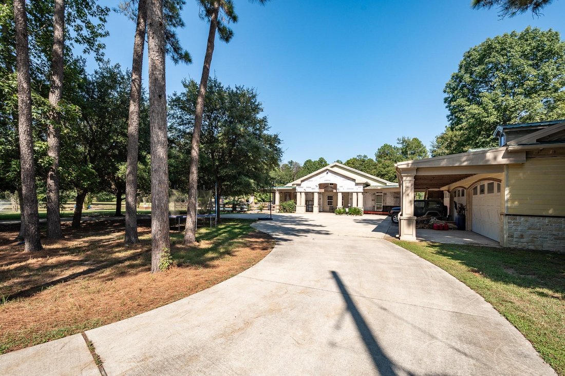 House in Conroe, Texas, United States 4 - 16507806