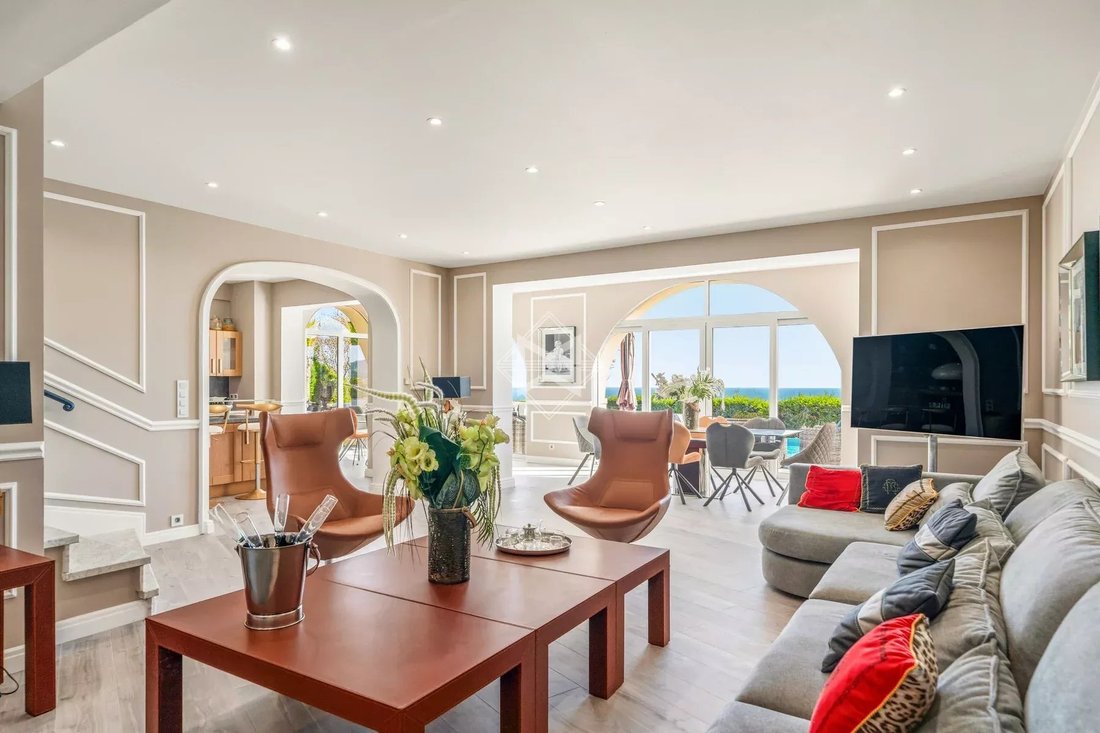 Villa in Le Centre Ville, Mandelieu-la-Napoule, France 3 - 16506047
