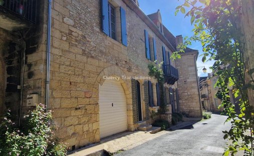 Castle for Sale in Le Bugue, Nouvelle-Aquitaine, France