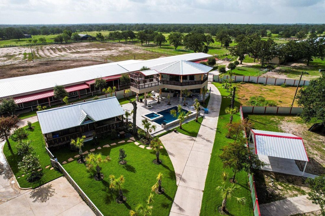 House in Muldoon, Texas, United States 5 - 16509385