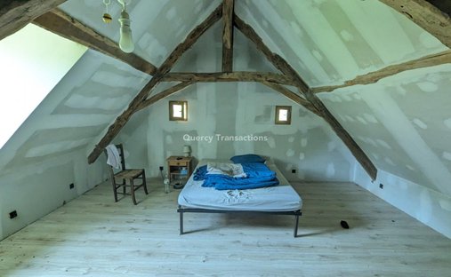 Castle for Sale in Montignac, Nouvelle-Aquitaine, France